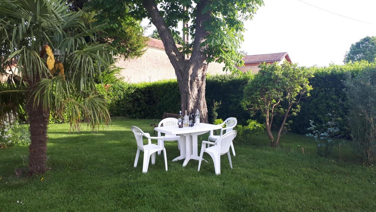 Jazz Et Vacances Monlezun Exterior photo